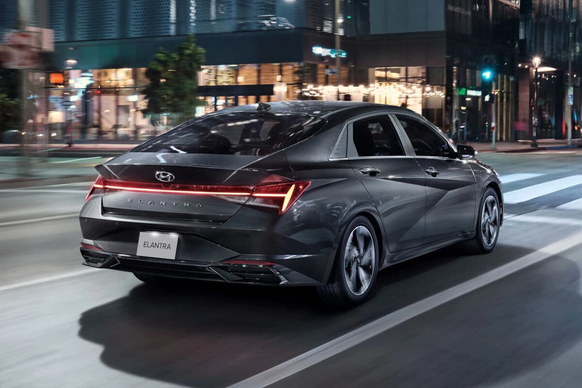 HYUNDAI ELANTRA